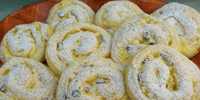 Recept_na_pudinkové_šneky_s_tvarohem_a_rozinkami