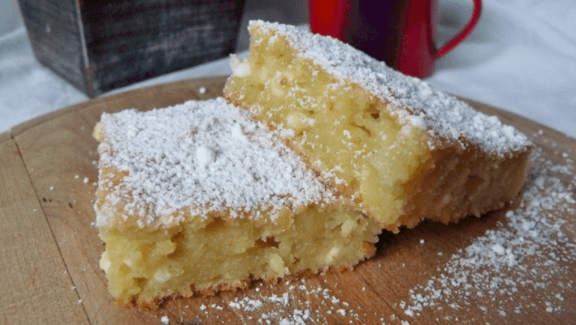 Tvarohovo-jablečný_koláč_recept