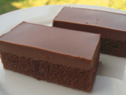 Recept na nejjednodušší zákusek pod sluncem: Tyto super rychlé čoko-kostky jsou vynikající!