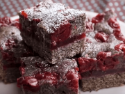 Recept na úžasně kyprý a vláčný makový koláč – Pečte ho raději potají, jinak se po něm okamžitě zapráší