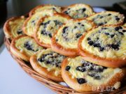 Exkluzivní borůvkové koláče s tvarohem a drobenkou