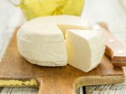 Můj první domácí sýr z mléka a zakysané smetany: Naučte se tento perfektní recept a bude u vás na stole každý jeden den, je fantastický!