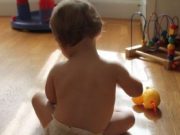 Matka našla v pokoji své dítě: To co viděla musela dlouho prodýchávat!