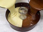 Lahodný a jednoduchý čokoládový dort. Rychlý a chutný recept na dort když vůbec není čas!
