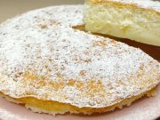 Pokud máte doma jogurt navíc a nevíte, co s ním připravte si tento úžasný dort!
