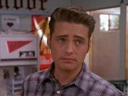 Pamatujete na sympaťáka Brandona ze seriálu Beverly Hills 90210? Tahle dnes vypadá