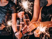 Co si obléct na oslavu nového roku? Barvy roku 2024, které přitáhnou štěstí