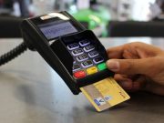 Finanční experti prozradili, kdy neplatit kartou: V těchto 5 případech vždy používejte hotovost